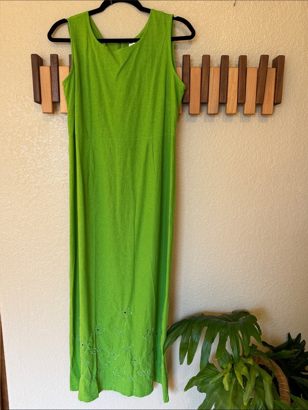 Green Sleeveless Maxi Dress - Brand: